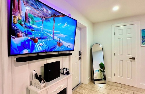 Iona Apartment | Lovers Beach Getaway - Private - Fire Pit - Grill- Pet Friendly