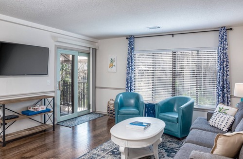 Hilton Head Island Condo | Lowcountry Lemon Beach Villa with pool & high-speed WiFi - walk to beach
