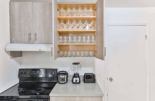 Highland Garden House | Lucky Family Charm STR-2750