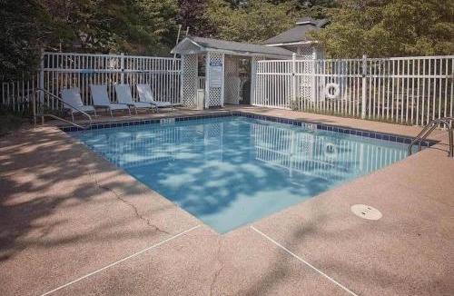 Lookout Mountain Hotel | Lula Lake Room on Lookout Mountain