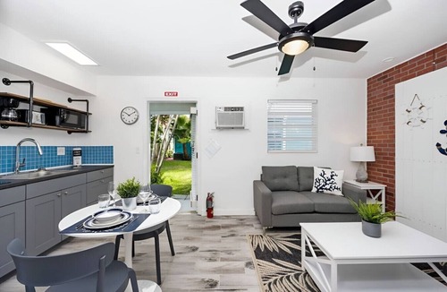 South Lake House | Luna Beach House