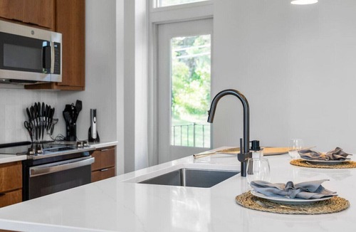 Mount Auburn Apartment | Lux 1BR | Views & Design | Located near ALL
