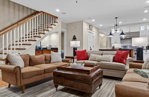 Fletcher House | LUX 3 Acrs Retreat | Game Room/Hot Tub/BBQ/FirePit
