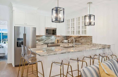 Katie Hill Neighborhood House | Lux 4 BR/4 BA Nash Home w/Private Hot Tub-9 Beds!
