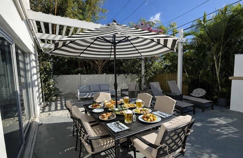 Southside House | LUX Beach Villa I By Hotel Home Stays