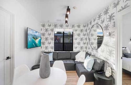 East Little Havana Apartment | Lux Retreat By Renzzi