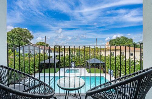 East Little Havana Apartment | Lux Retreat By Renzzi