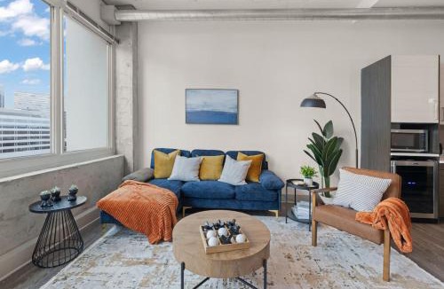 Peachtree Center Apartment | LUXE 1BR Condo with Downtown ATL view