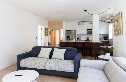 Aventura Apartment | Luxe 3BR Apartment with Great Patio at Yacht Club