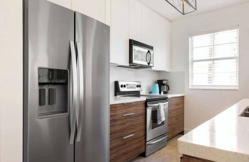 Aventura Apartment | Luxe 3BR Apartment with Great Patio at Yacht Club
