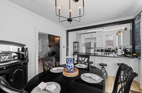 Owensboro House | 💦 Luxe Retreat Home @ Griffith Ave – Prime Location! ➠ 524W