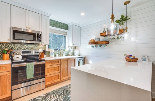Seabrook Island Villa | Luxe Tropical Resort Escape - Beaches Nearby!