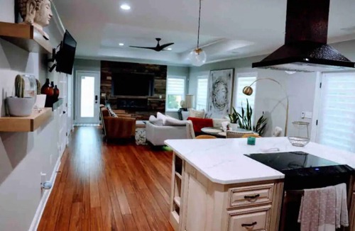 Decatur Apartment | Luxurious 2-bedroom 2.5 bath basement apartment in wonderful Decatur.