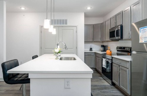 Lebanon Apartment | Luxurious 2-Bedroom, Whitestown