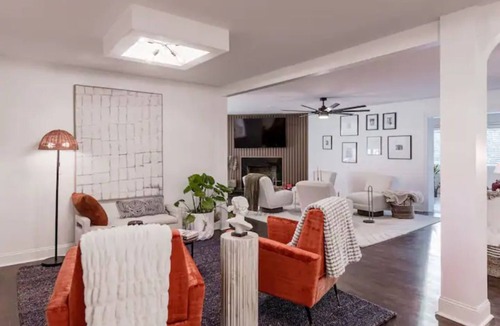 Hendersonville House | Luxurious 5-Bedroom Lakeside Retreat with Hot Tub, Fire Pit and Dolly Room