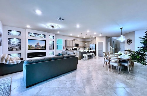 Four Corners Villa | Luxurious Brand New 8 Bed 6 Bath Disney Theme Villa With Free Heated Pool & BBQ