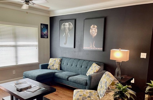 Westside Apartment | Luxurious Home Away From Home