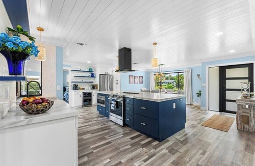 Delray Beach House | Luxurious home wirh private pool in beautiful Delray Beach upscale neighborhood