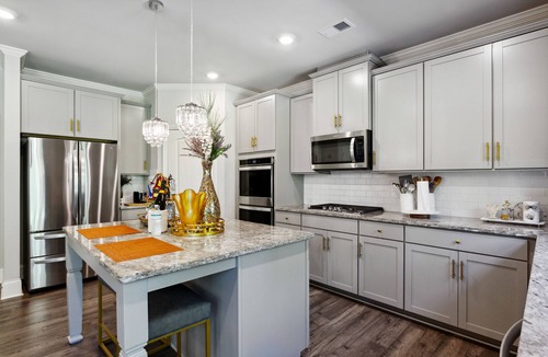 Cliftondale House | Luxurious, Lavish 3000 Sq Ft 3BR Home! W/Big Yard
