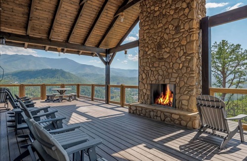 Gatlinburg Cabin | Luxury 15BR lodge, epic views, theater, game room, 2 hot tubs.