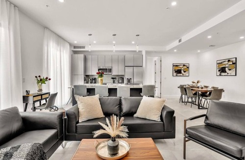 Harbordale Apartment | Luxury 3 bds APT Brand new, Perfectly located #202