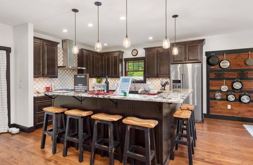 Swannanoa House | Luxury 3-bedroom house near Asheville w Hot tub, Fire Pit, Gourmet Kitchen