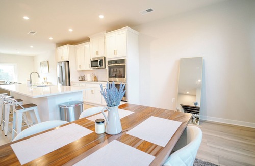 Ashburn House | Luxury 3-bedroom Newly Built Ashburn Home 40 Min to DC 4 Mins to Train Station
