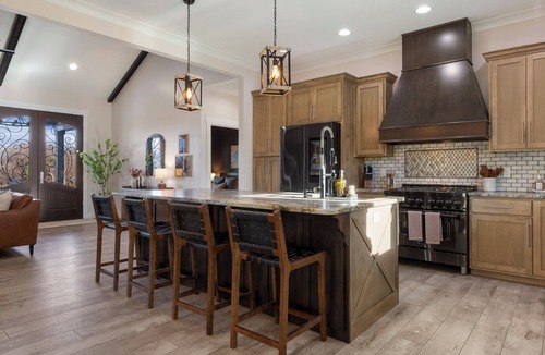 Bardstown House | Luxury 5 Acre Bourbon Estate with Private Pond, Theater and Game Room