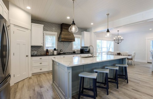 North Forest Beach House | Luxury 7 BR, 3rd Row, Pool & Spa; Sept 5-12 week OPEN! Short Term Rental#069778