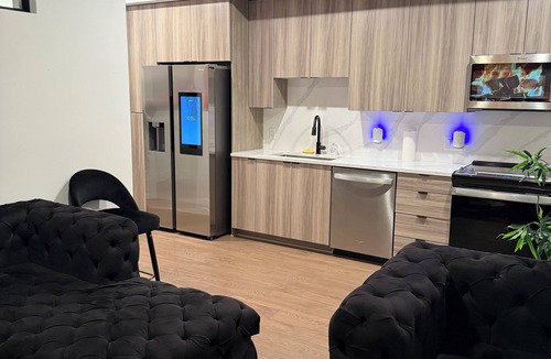 Atlantic Station Area Apartment | Luxury and Modern Unit