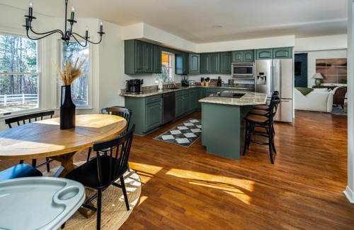 Candler House | Luxury Asheville Retreat Views, Cinema & Hot Tub