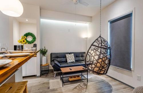 Jefferson City Apartment | Luxury Barndo 2AS EuropeStyle Farm Stay Fresh Eggs