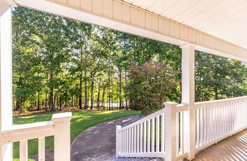 Inman House | Luxury Brooks Retreat – 7BR 9BA, WiFi, Chef's Kitchen, Workspace, Outdoor Oasis!