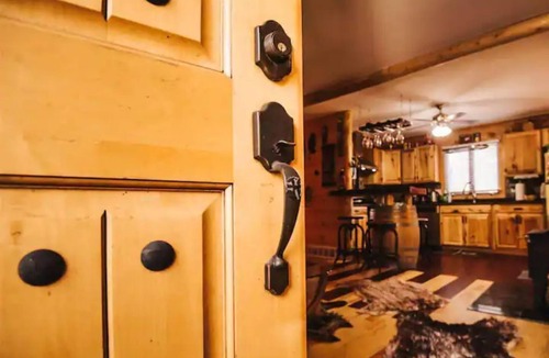Dellwood Cabin | Luxury Cabin by Castle Rock Lake/Wisconsin Dells!