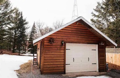 Dellwood Cabin | Luxury Cabin by Castle Rock Lake/Wisconsin Dells!