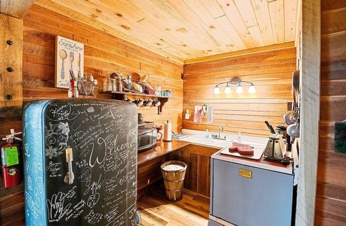 Greeneville Cabin | Luxury Cabin for Two with Beautiful River Views near Knoxville