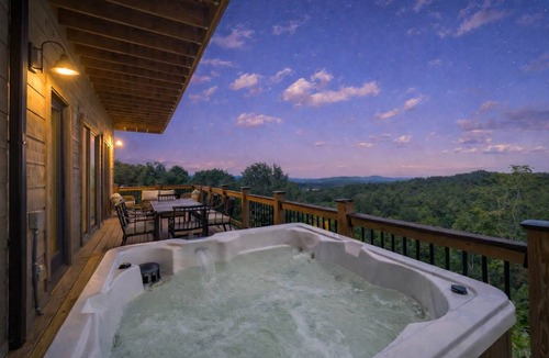 Sevierville Cabin | Luxury Cabin Indoor Pool Arcade Views