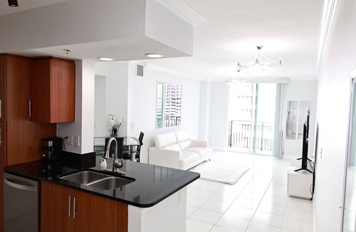Downtown West Palm Beach Condo | Luxury Condo Downtown West Palm Beach with Heated Pool, Steam Room and Jacuzzi