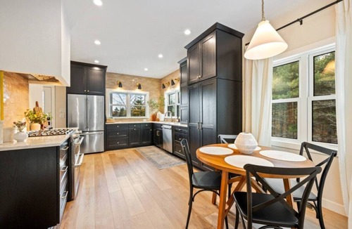 Sister Bay House | Luxury Cottage Escape | 2 King Beds + Fire Pit