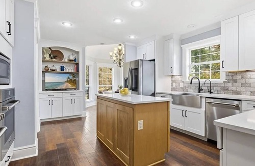 Texarkana House | Luxury Family Home w/Pool & Basketball Court