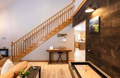 Rome House | Luxury Golf Retreat w/Hot Tub & Game Room