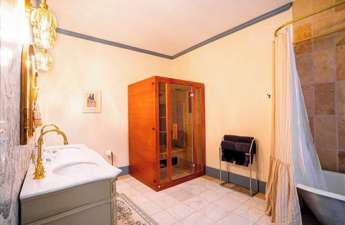 Maryville House | Luxury Historic Suite with Private Indoor Sauna & En-Suite