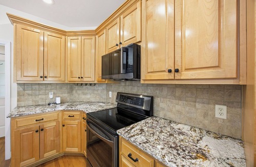 Flowery Branch House | Luxury Home at Lanier - Newly Renovated - No Fees!