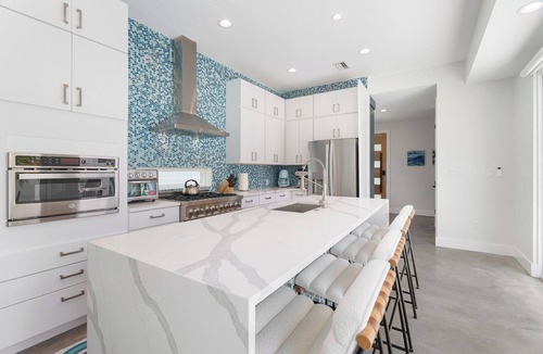 Alta Vista House | Luxury Home, Pool, Mins to Top Beaches and Downtown Sarasota