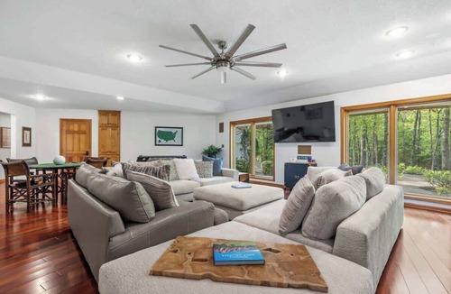 Hot Springs Village House | Luxury Lakehouse with 180° Lake Views