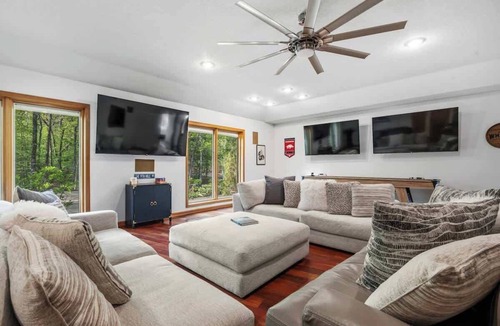 Hot Springs Village House | Luxury Lakehouse with 180° Lake Views