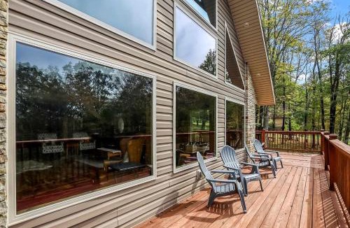 Terra Alta House | Luxury Lakeside Mountain Escape with Wraparound Deck Near Terra Alta, West Virginia