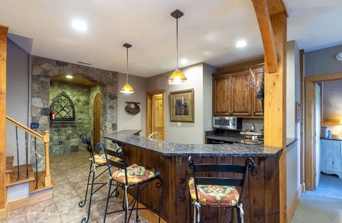 Bryson City Apartment | Luxury Lakeview Cabin With Hot Tub and Game Room