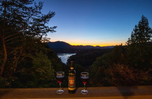 Bryson City Apartment | Luxury Lakeview Cabin With Hot Tub and Game Room