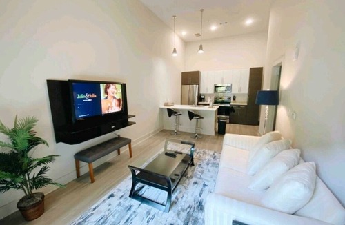 Home Park Apartment | Luxury Living in Midtown Atlanta
